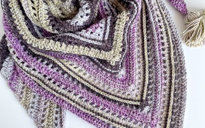 Crochet a Triangle Shawl | Fun Tassels & Lovely Texture!