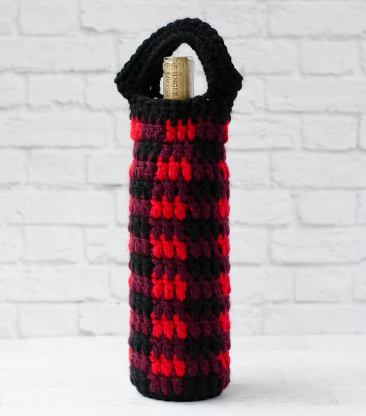 Buffalo Check Plaid Wine Cozy by Crochet 365 Knit Too