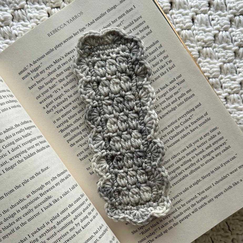 Crochet book mark free crochet pattern