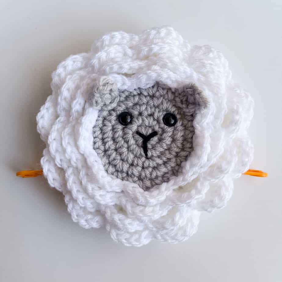 Crochet lamb towel holder attaching process 1