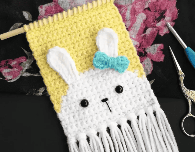 Mini Bunny Wall Hanging by Stitch by Fay