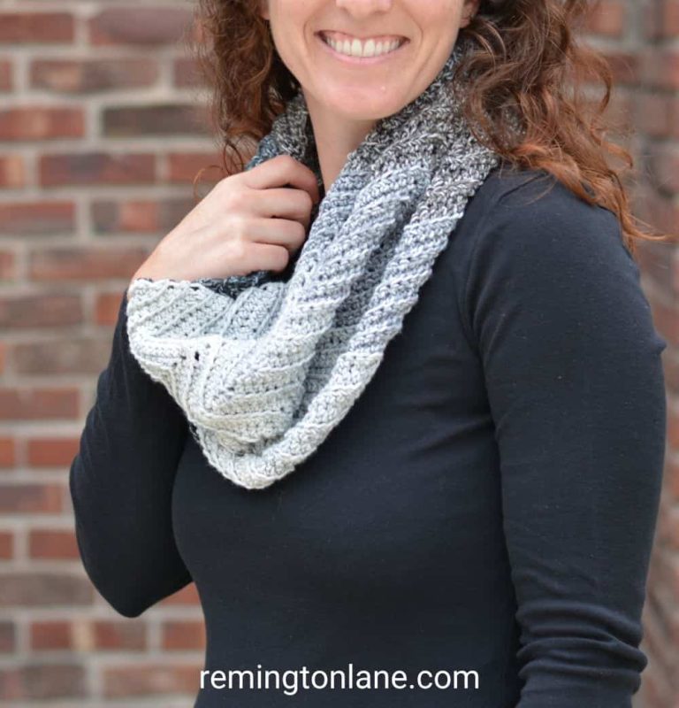 Ribbed Zig Zag Cowl by Remington Lane Crochet