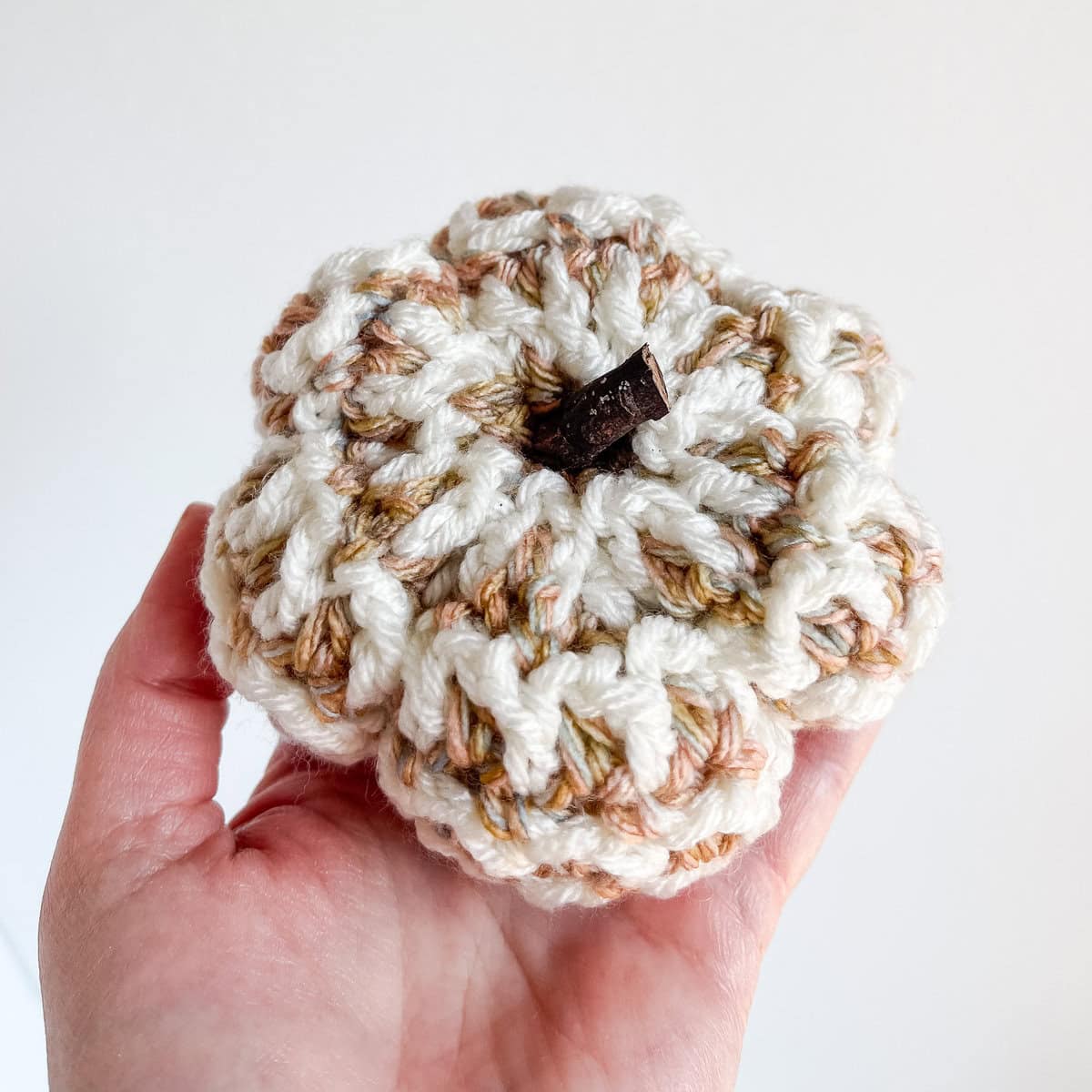 Crochet stuffed pumpkin pattern