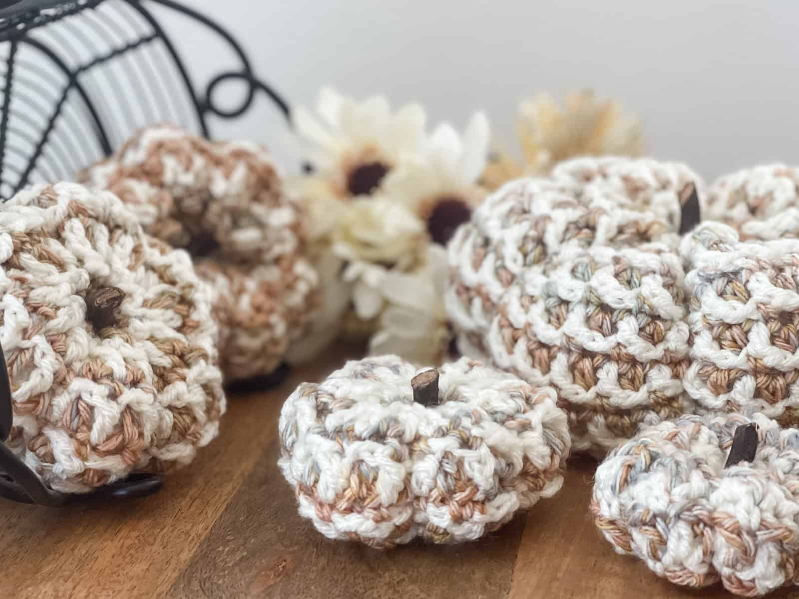 Crochet stuffed pumpkin pattern set in 3 sizes!