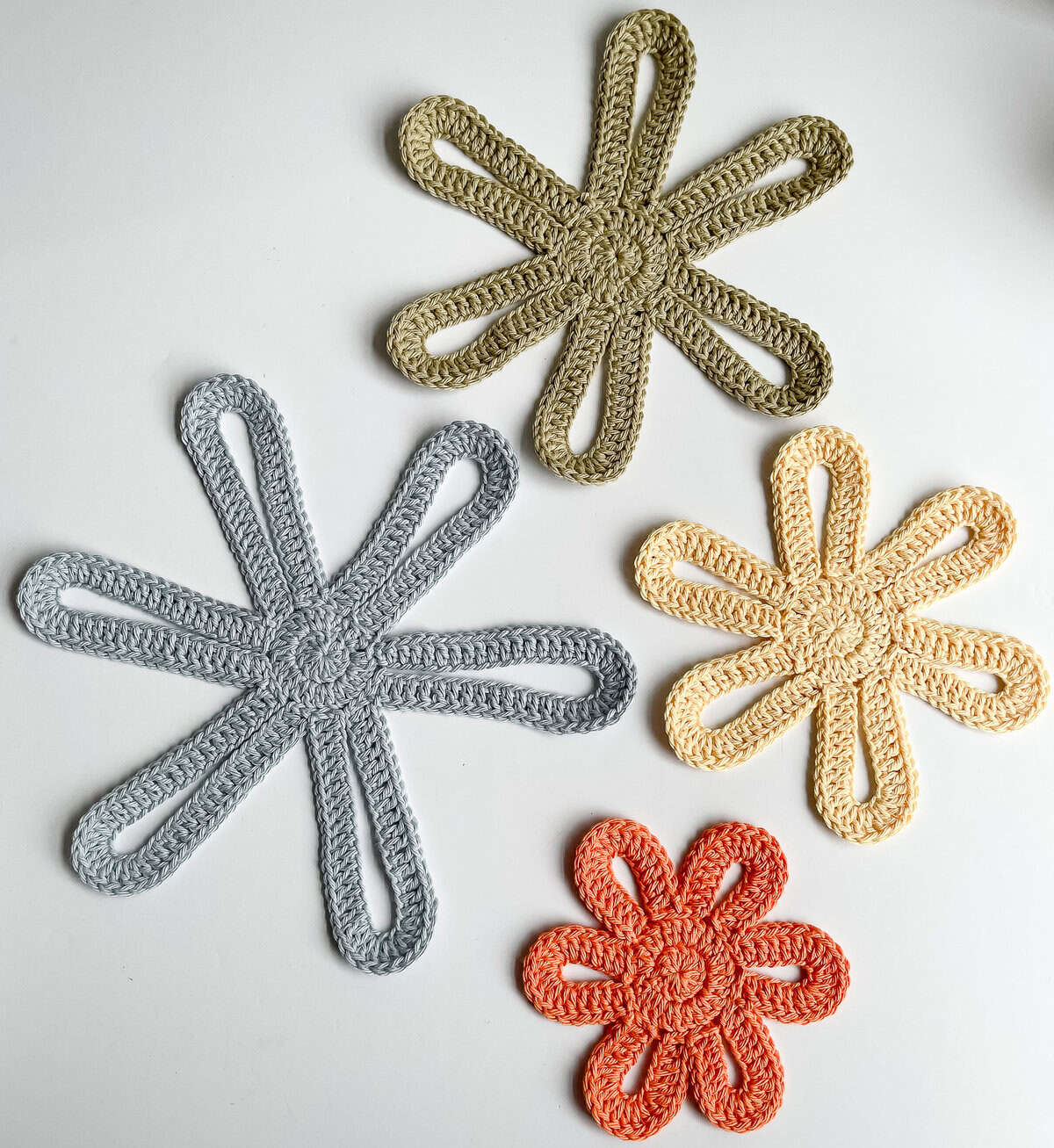 Flower crochet pan protectors pattern