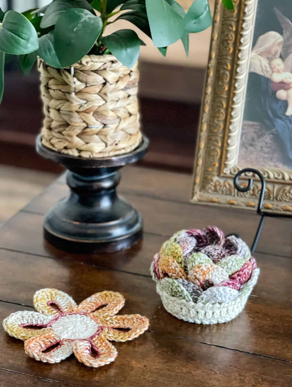 Blooming Flower Basket Coaster Crochet Set free patterns