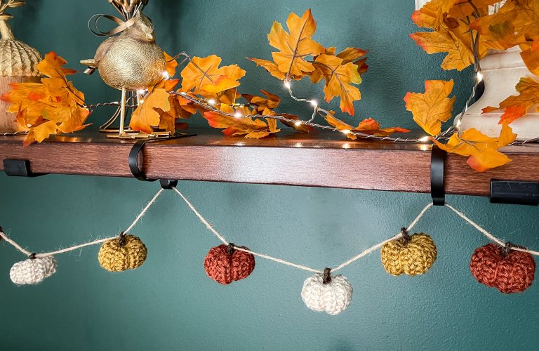 Rustic Farmhouse Mini Pumpkin Garland free crochet pattern