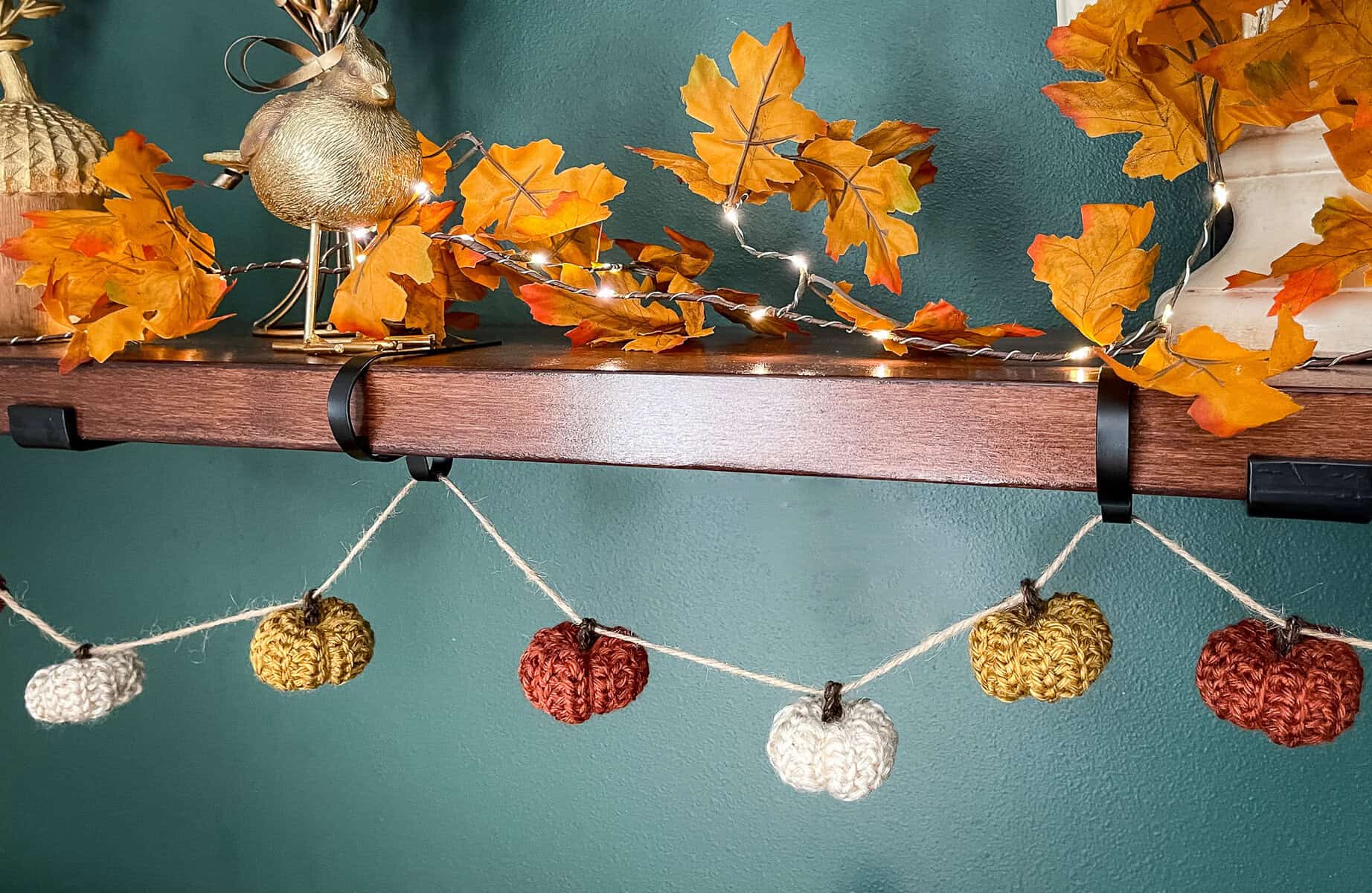 Rustic Farmhouse Mini Pumpkin Garland free crochet pattern
