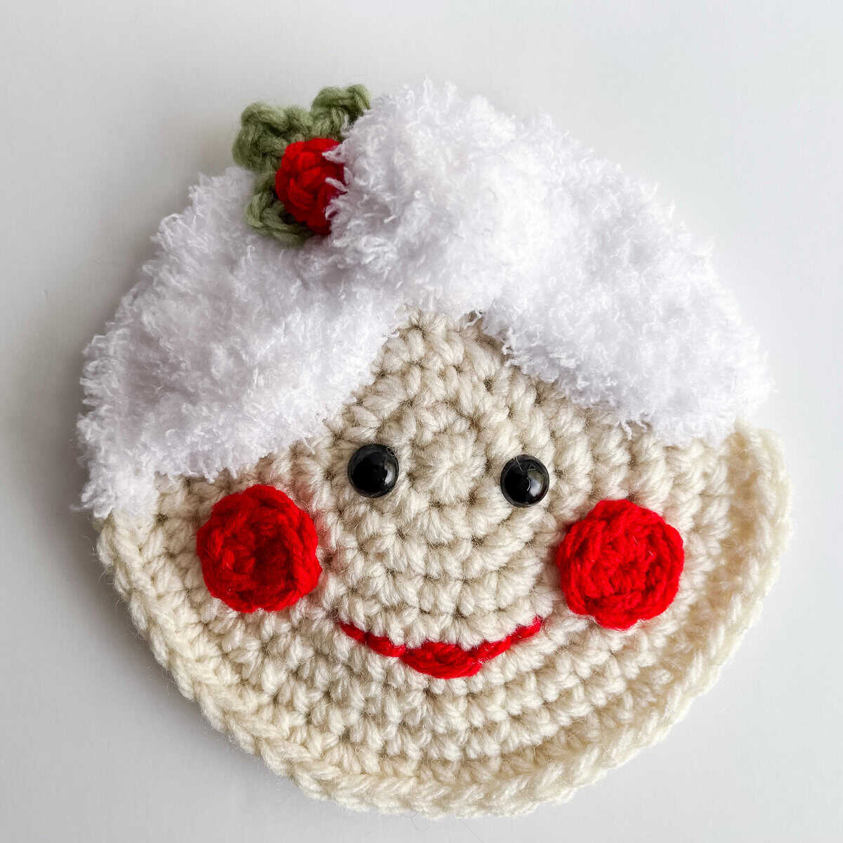 Mrs. Claus crochet applique free crochet pattern
