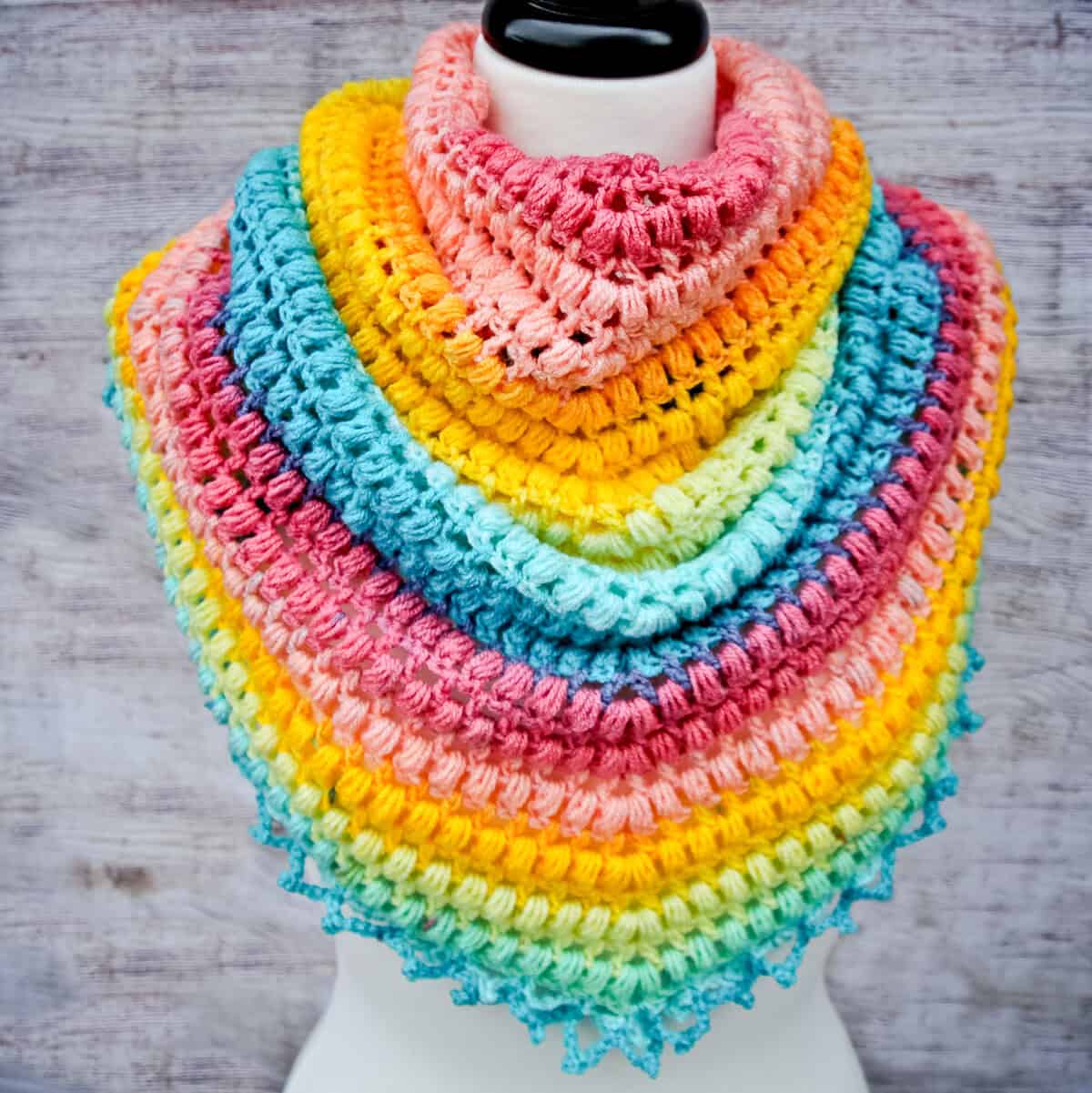 crochet triangle scarf with puff stitches